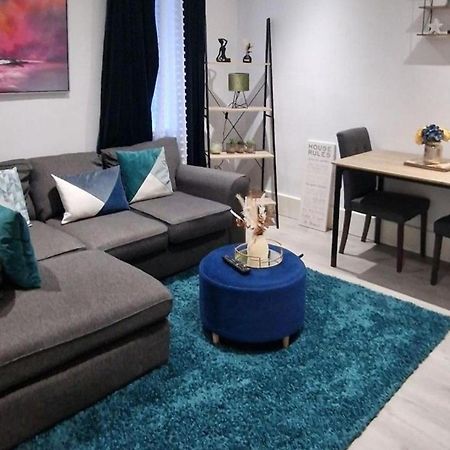 Strood Home-Sleeps 6-Great For Groups & Families Rochester  Zewnętrze zdjęcie
