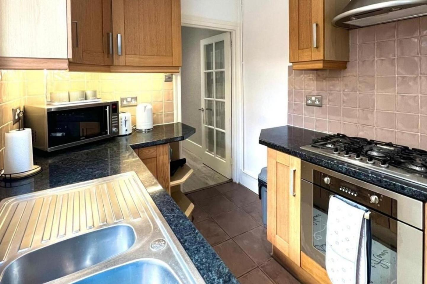 Strood Home-Sleeps 6-Great For Groups & Families Rochester  Zewnętrze zdjęcie