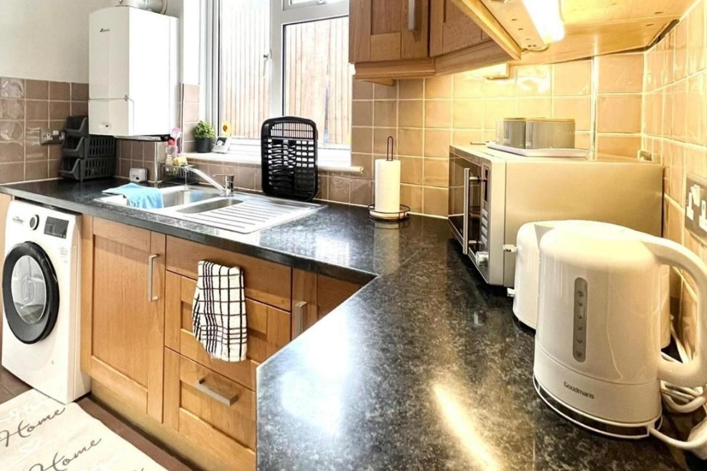 Strood Home-Sleeps 6-Great For Groups & Families Rochester  Zewnętrze zdjęcie
